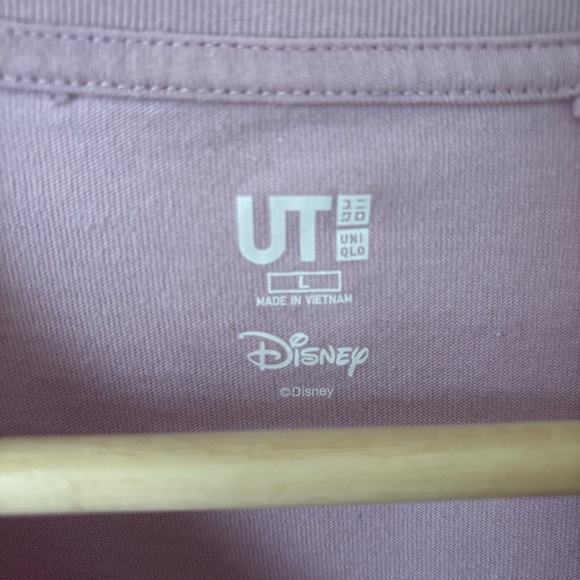 Uniqlo + Disney Frozen “I see the light” TShirt - Picture 3 of 5